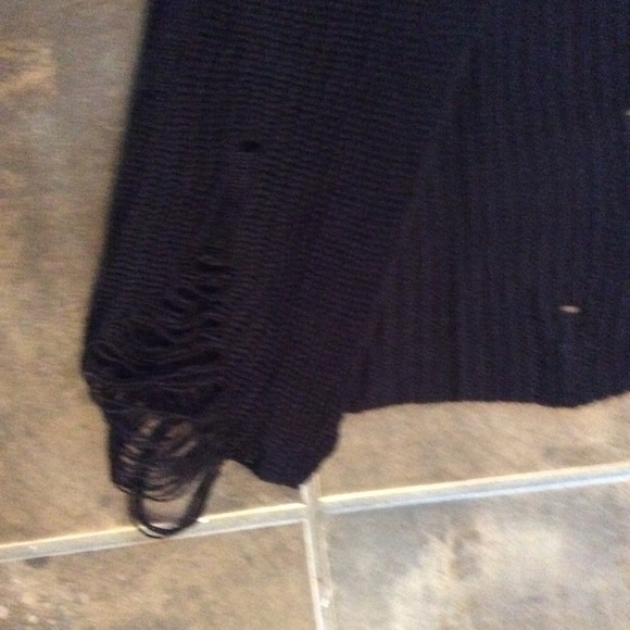 Tunic Sweater w/ Choker - Picture 4 of 6